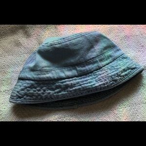 Bucket hat